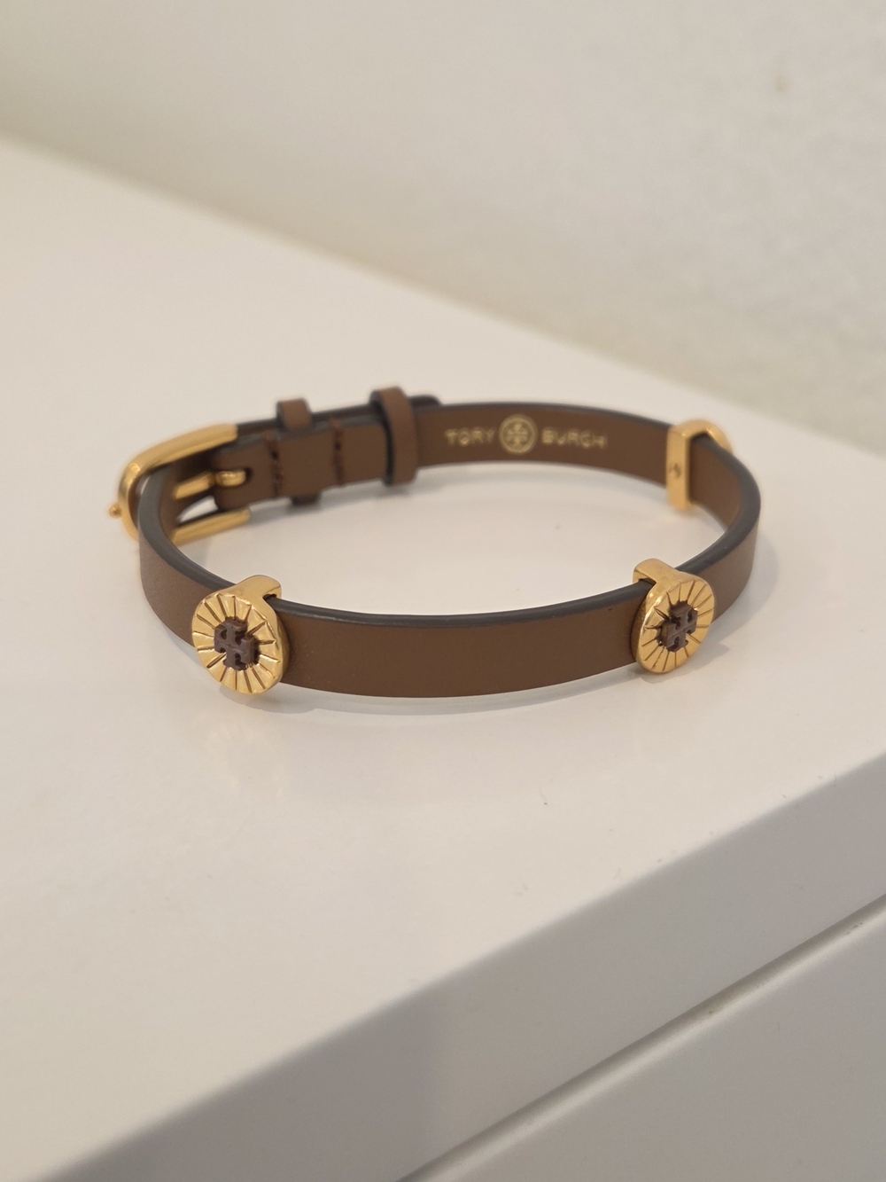 Brand New Tory Burch Brown Leather Gold Tone Logo Single Wrap Bracelet